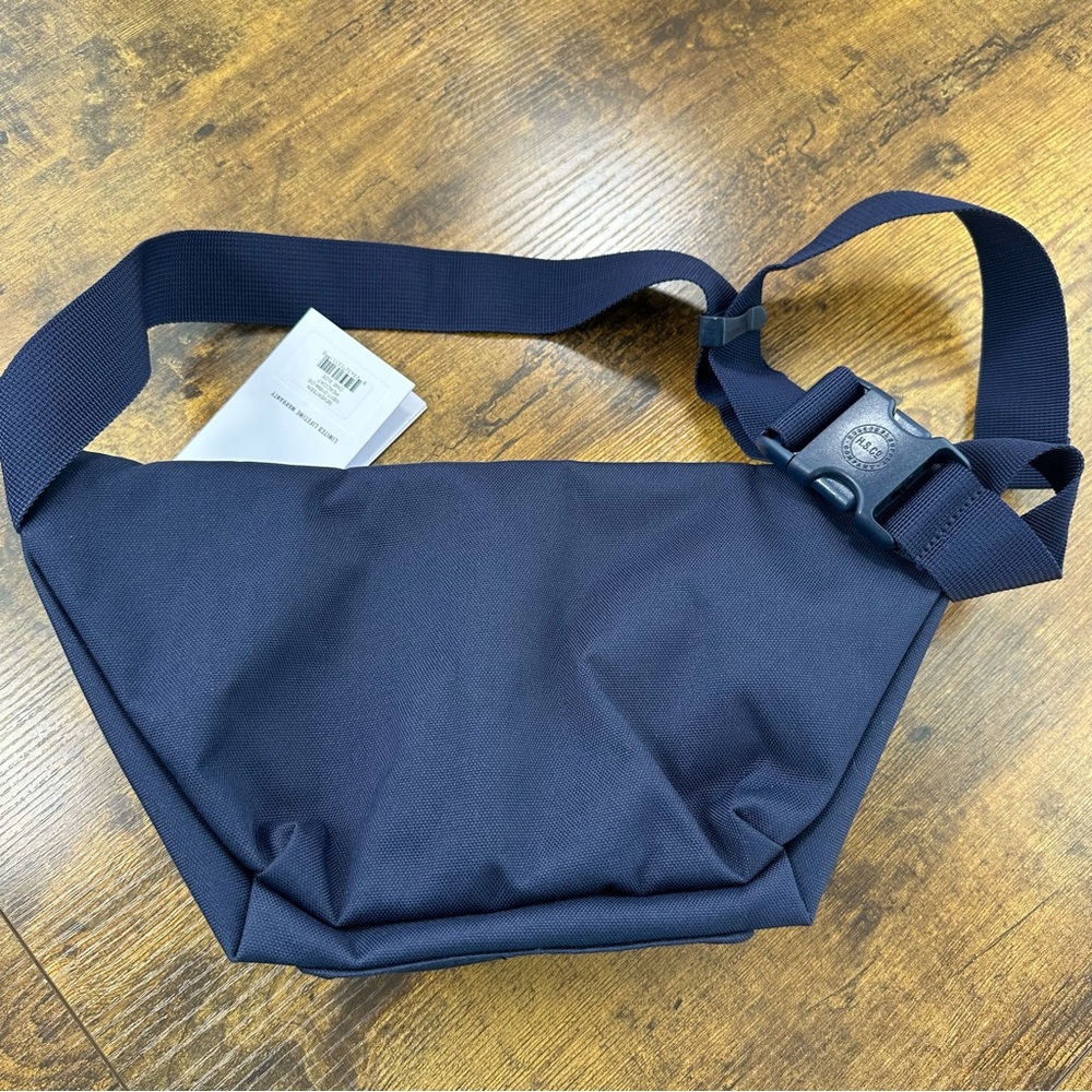 Herschel Supply Company Peacoat Navy Belt Bag NWT - Picture 11 of 15